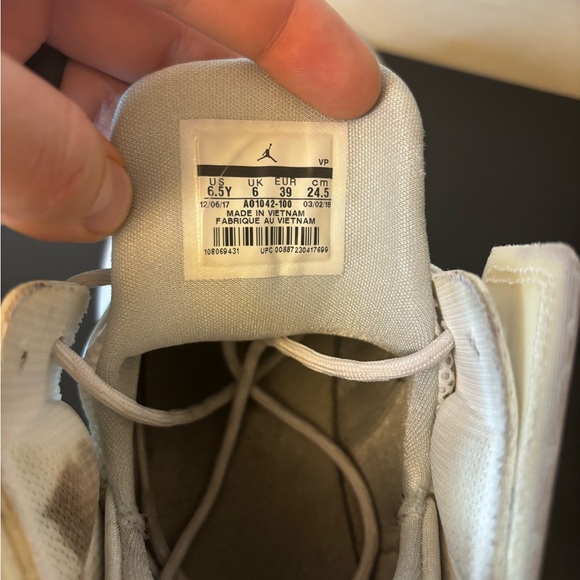 Nike Jordan Why Not Zer0.1 Triple White Athletic Shoes Size 6.5 Youth / 8 Womens - Picture 16 of 16